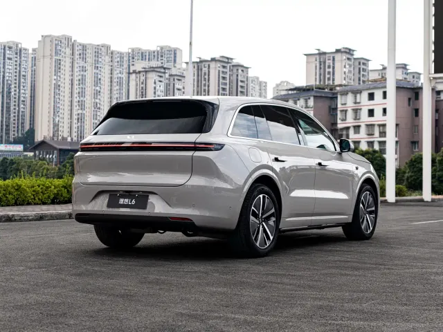 Li Auto L6 — Фото автомобиля 6