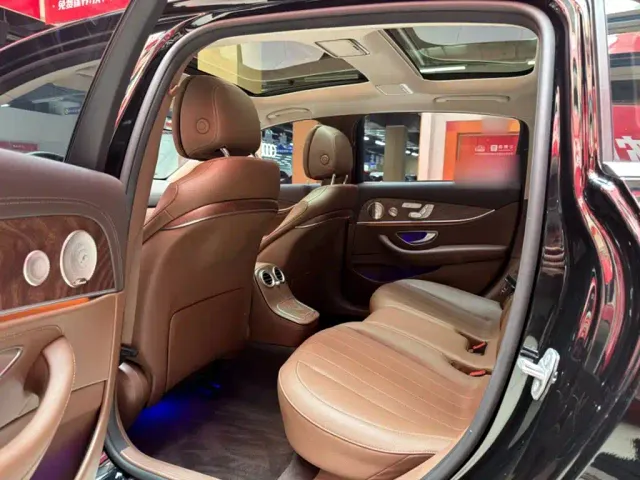 Mercedes-Benz E-Class — Фото автомобиля 13