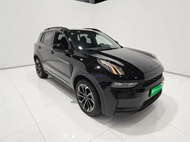 Lynk & Co 01 — Фото автомобиля 21