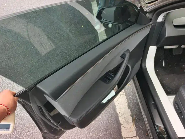Tesla Model 3 — Фото автомобиля 7