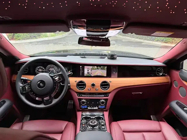 Rolls-Royce Ghost — Фото автомобиля 6