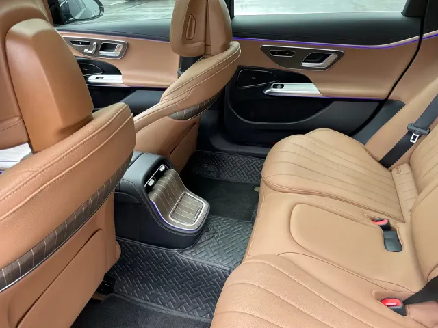 Mercedes-Benz E-Class — Фото автомобиля 9