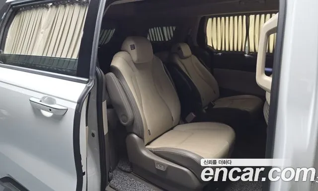 Kia Carnival Generation 4 — Фото автомобиля 17