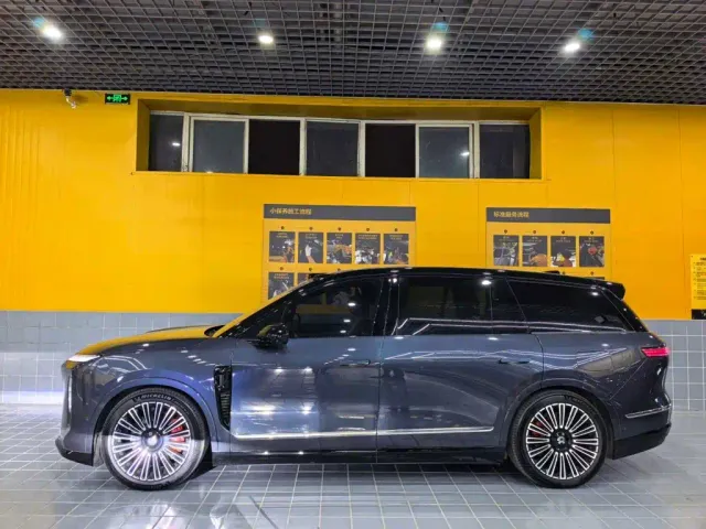 Nio ES8 — Фото автомобиля 2