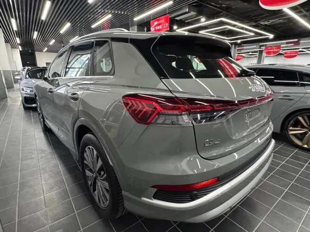 Audi Q4 e-tron — Фото автомобиля 4