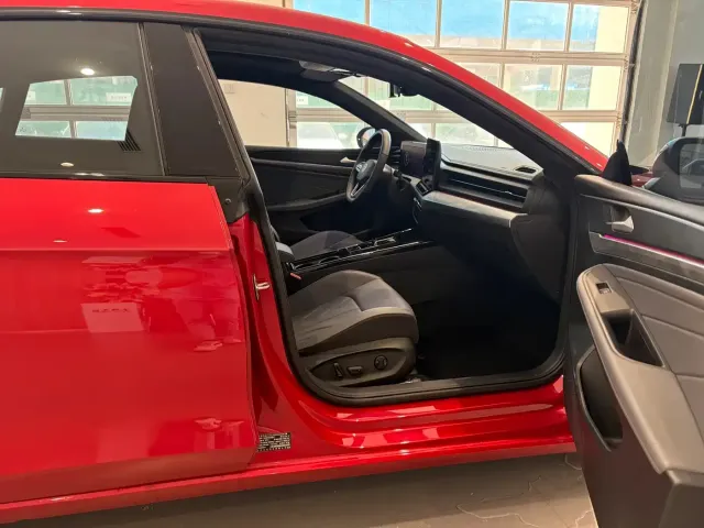 Volkswagen Lamando 2025 Lamando L 2.0T Base — Фото автомобиля 9