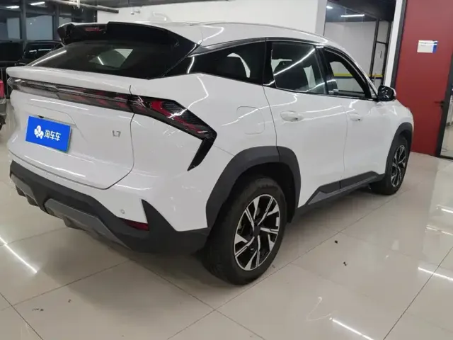Geely Galaxy L7 — Фото автомобиля 3