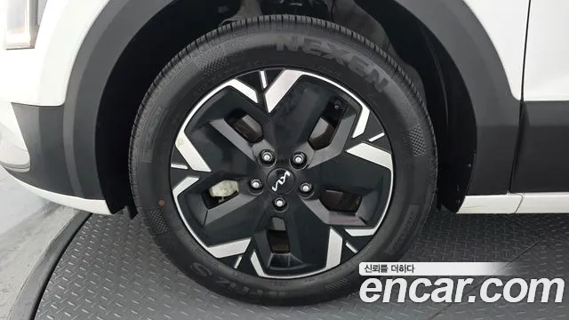 Kia Niro — Фото автомобиля 5