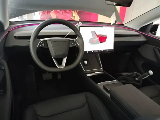 Tesla Model Y — Фото автомобиля 9