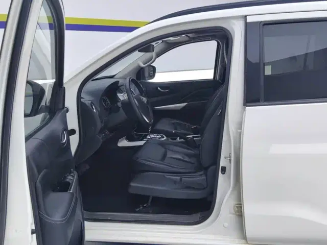 Nissan Terra — Фото автомобиля 9