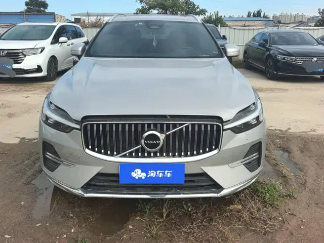 Volvo XC60 — Фото автомобиля 2