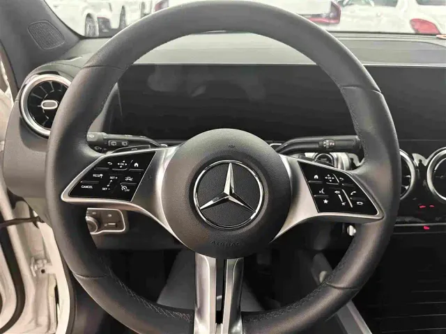 Mercedes-Benz GLB-Class — Фото автомобиля 12