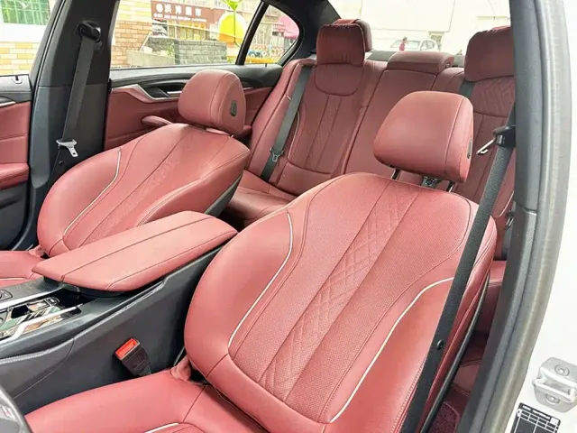BMW 5 Series — Фото автомобиля 16