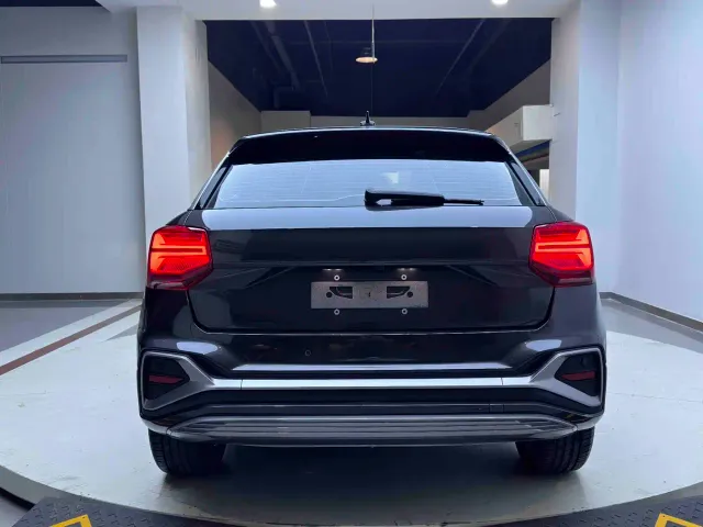 Audi Q2L e-tron — Фото автомобиля 7
