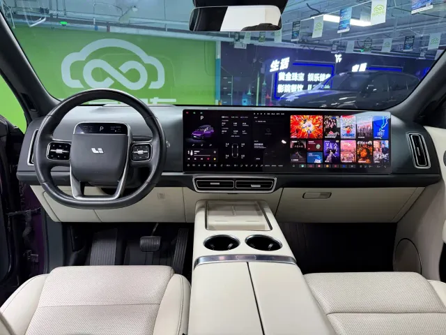 Li Auto L9 — Фото автомобиля 16