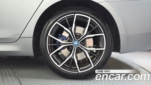 BMW 5 Series G30 — Фото автомобиля 6