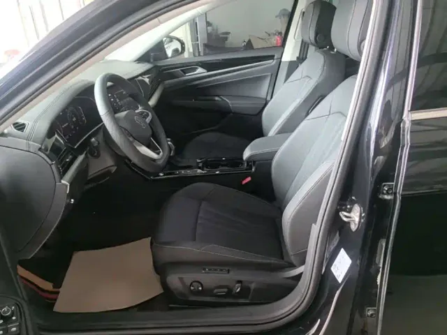 Volkswagen Passat — Фото автомобиля 14