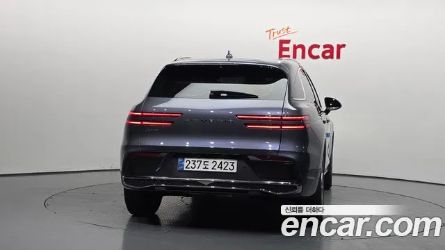 Genesis GV70 2.5T Бензин 2WD — Фото автомобиля 4