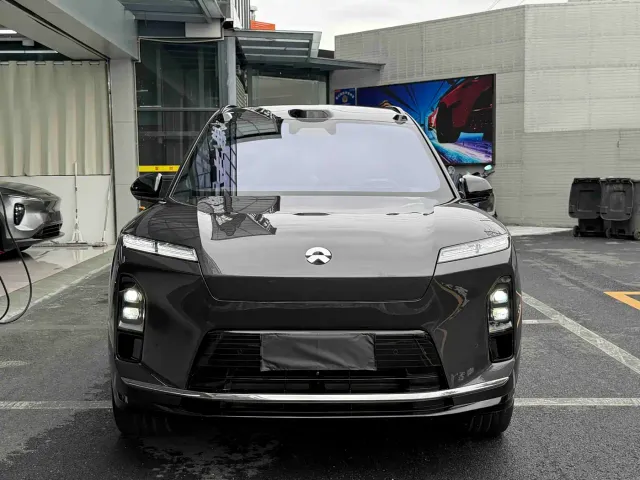 Nio ES8 — Фото автомобиля 3