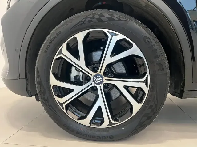 BYD Tang — Фото автомобиля 14
