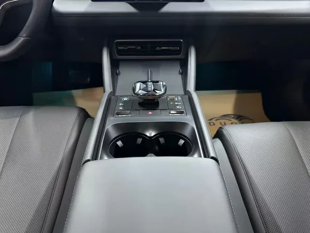 BYD Qin L — Фото автомобиля 15
