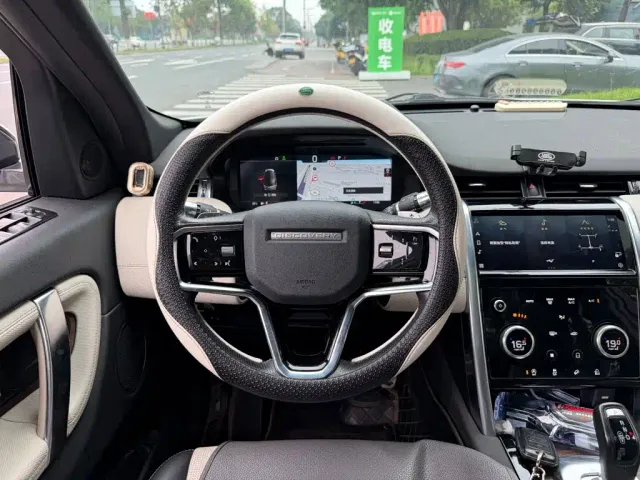 Land Rover Discovery Sport — Фото автомобиля 14