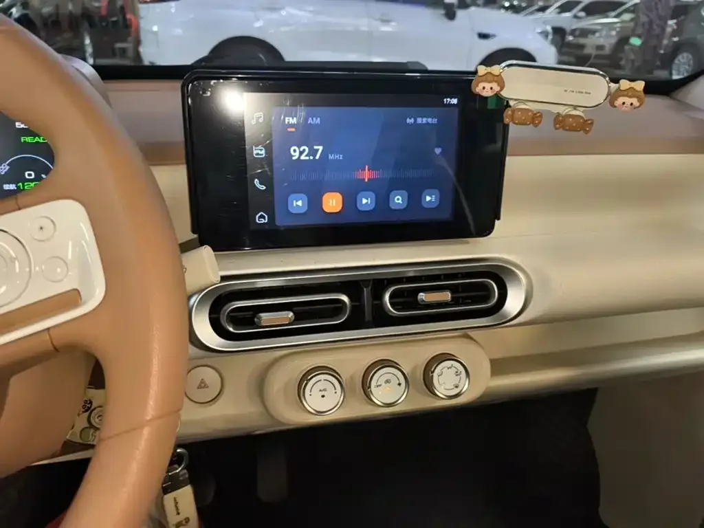 Wuling Motors Hongguang MINIEV 2024 3rd Gen 215km Advanced — Фото автомобиля 12