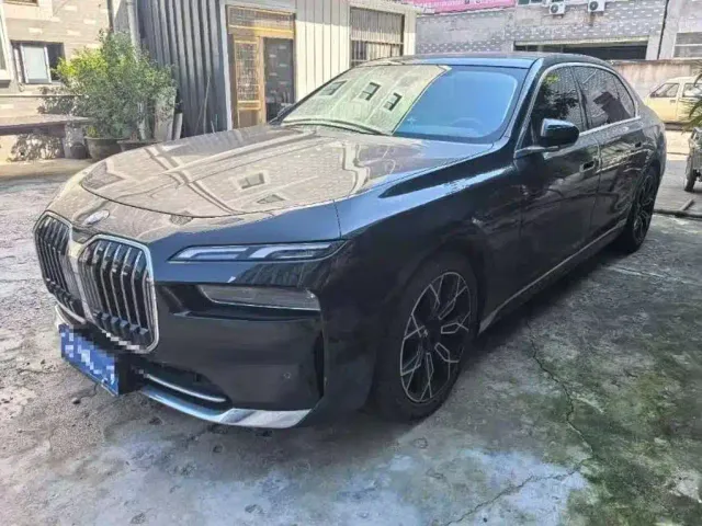 Фотография автомобиля — BMW 7 Series