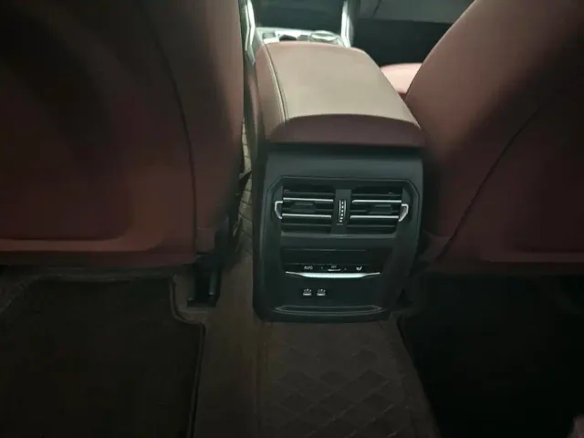 BMW 3 Series — Фото автомобиля 10