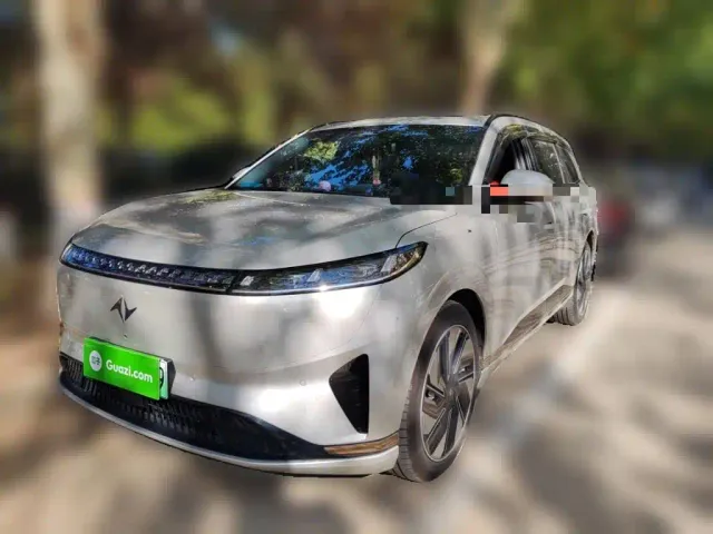 Фотография автомобиля — Dongfeng eπ 008