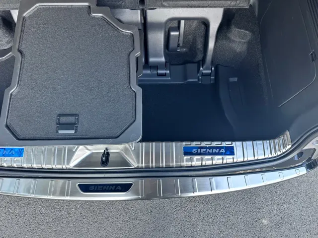 Toyota Sienna — Фото автомобиля 11