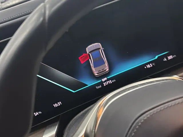 BMW i7 — Фото автомобиля 11