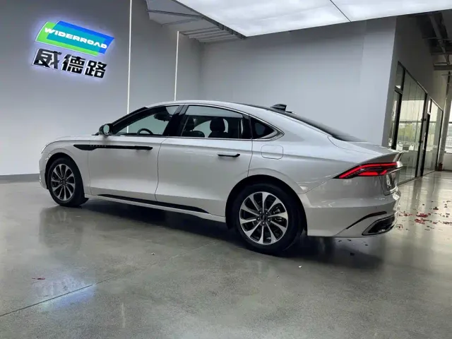 Lincoln Lincoln Z 2025 2.0T Premium Edition — Фото автомобиля 6