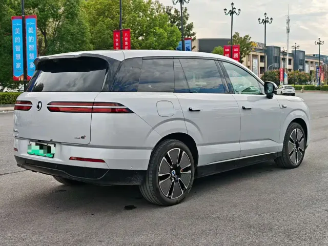 Denza N8L — Фото автомобиля 6