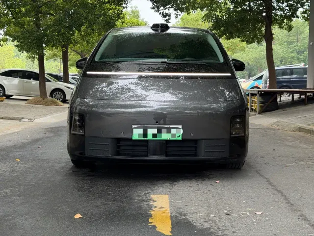 Li Auto MEGA — Фото автомобиля 2