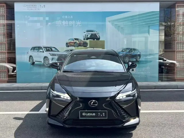 Lexus RZ — Фото автомобиля 5