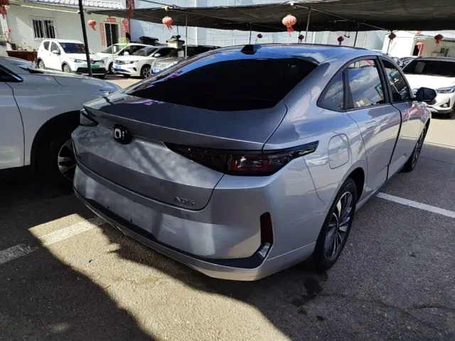 Changan Qiyuan A05 — Фото автомобиля 6