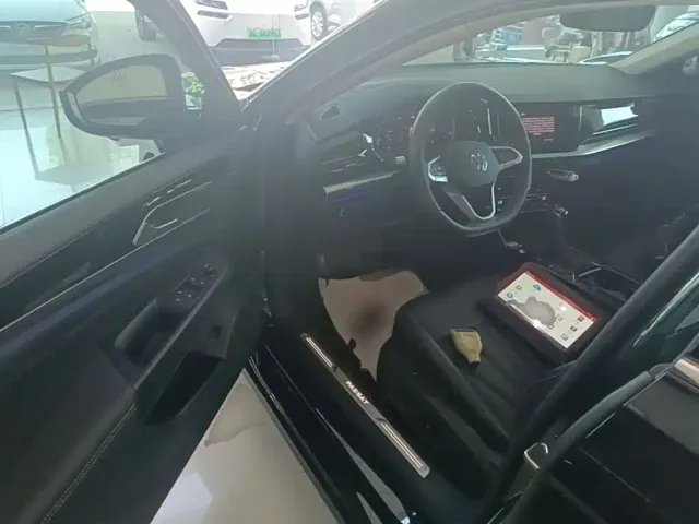 Volkswagen Passat — Фото автомобиля 15