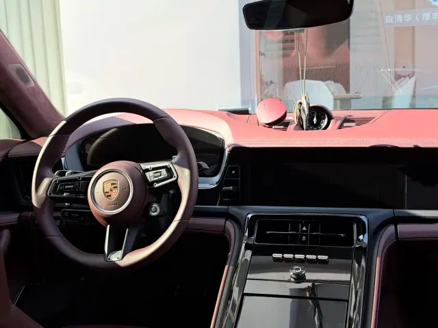 Porsche Panamera — Фото автомобиля 3