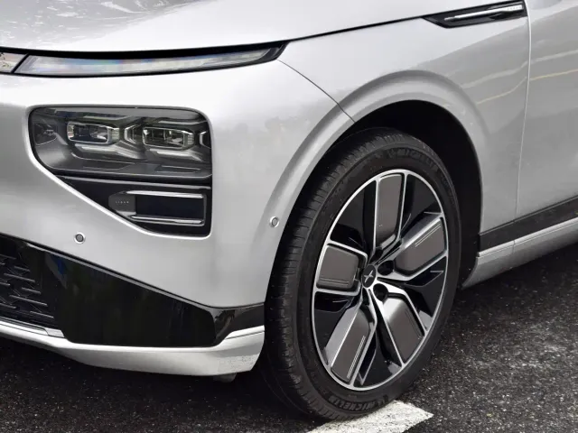 Xpeng G9 — Фото автомобиля 6