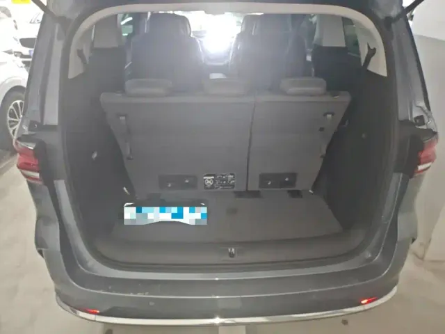 Roewe iMAX8 — Фото автомобиля 18