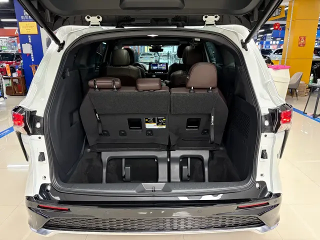 Toyota Granvia — Фото автомобиля 12