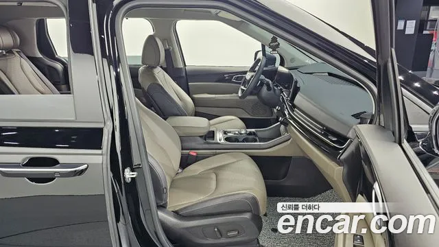 Kia Carnival Generation 4 — Фото автомобиля 12
