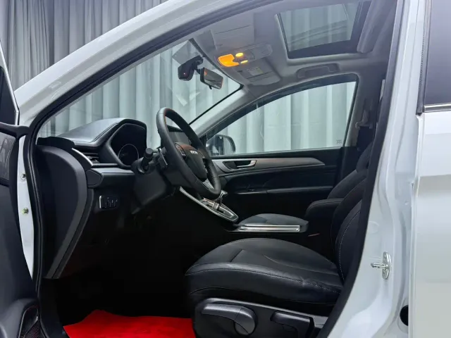 Haval M6 — Фото автомобиля 15