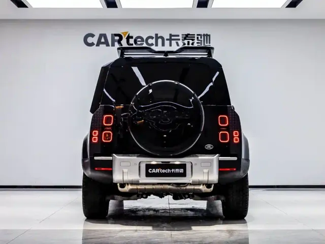 Land Rover Land Rover Defender 2025 110 3.0T P400 Dark Special Edition — Фото автомобиля 5