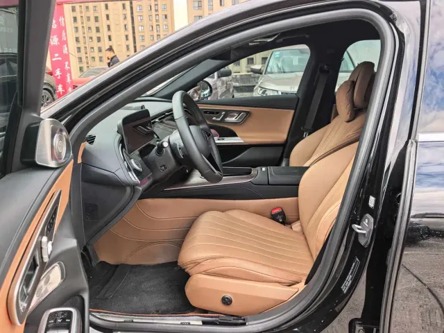 Mercedes-Benz E-Class — Фото автомобиля 6