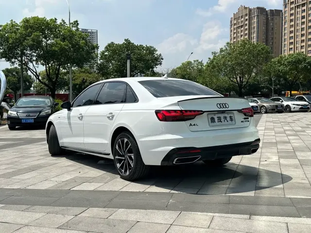 Audi A4L — Фото автомобиля 6