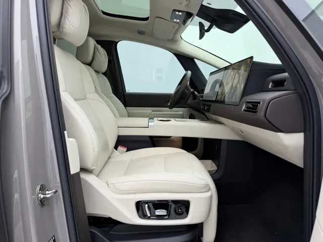 Li Auto Li Auto MEGA 2024 Ultra — Фото автомобиля 14