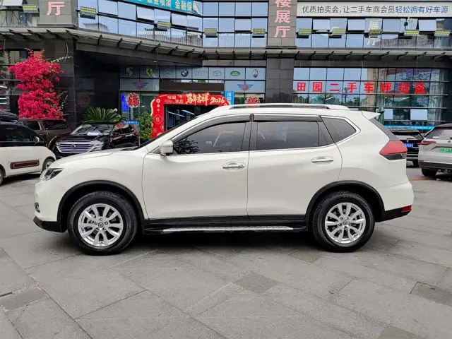 Nissan X-Trail — Фото автомобиля 3
