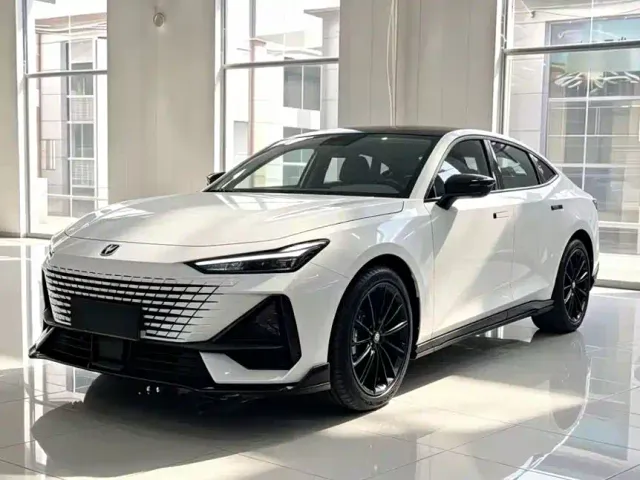 Фотография автомобиля — Changan UNI-V